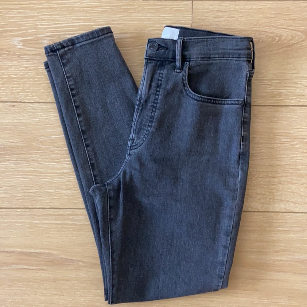 EUC Everlane Authentic Stretch High-Rise Skinny Jean in Washed Black size 28